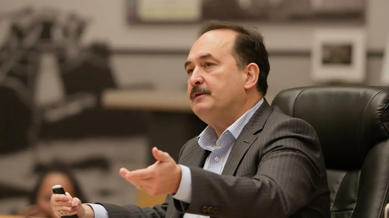 Besim Dutlulu’nun Başkanlık Yolculuğu ve Belediye Meclisindeki Siyasi Denge